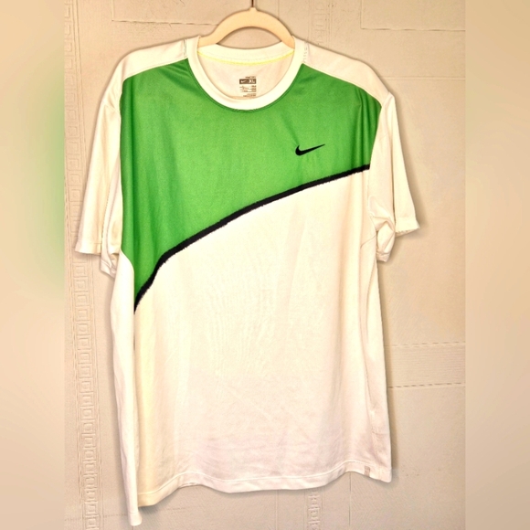 Nike FIT DRY White Green Navy Short Sleeve T-Shirt Men's XL Performance NWOT - Picture 1 of 13